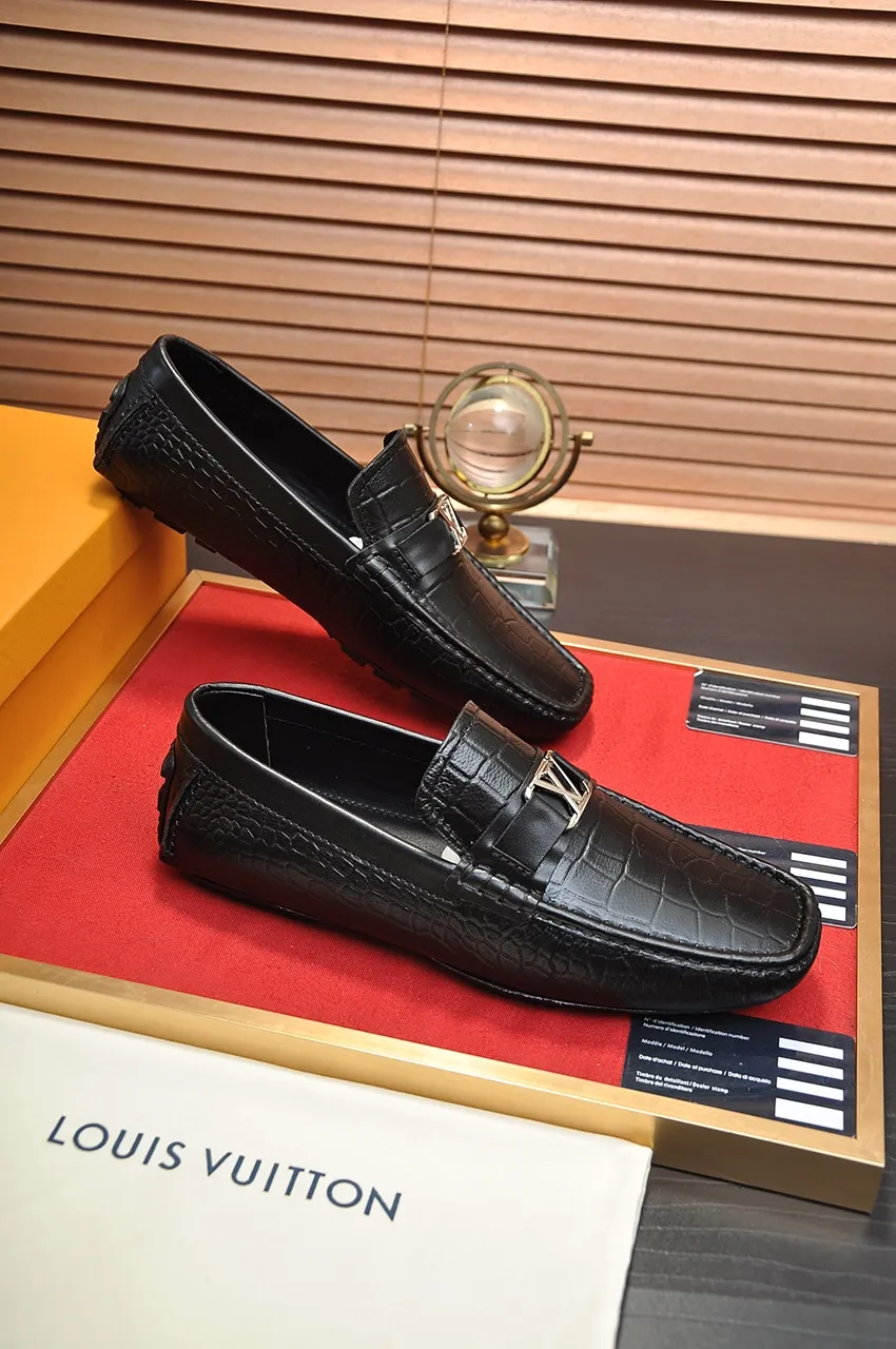 Men's men's shoes 💰420💶 [LV Doudou shoes] (water-dyed cowhide lining) new model is on the market, available on the official website. The new Doudou shoes are processed into single-color materials, and the uppers are made of imported horsehide leather. The body of the shoe is fully hemmed with mark thread, and is lined with imported original cowhide leather. The elegant shoe shape is super suitable for all-matching, and the size is 38-44.